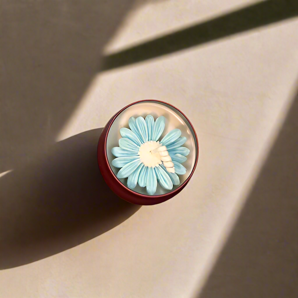 Daisy-Scented Soy Wax Candle