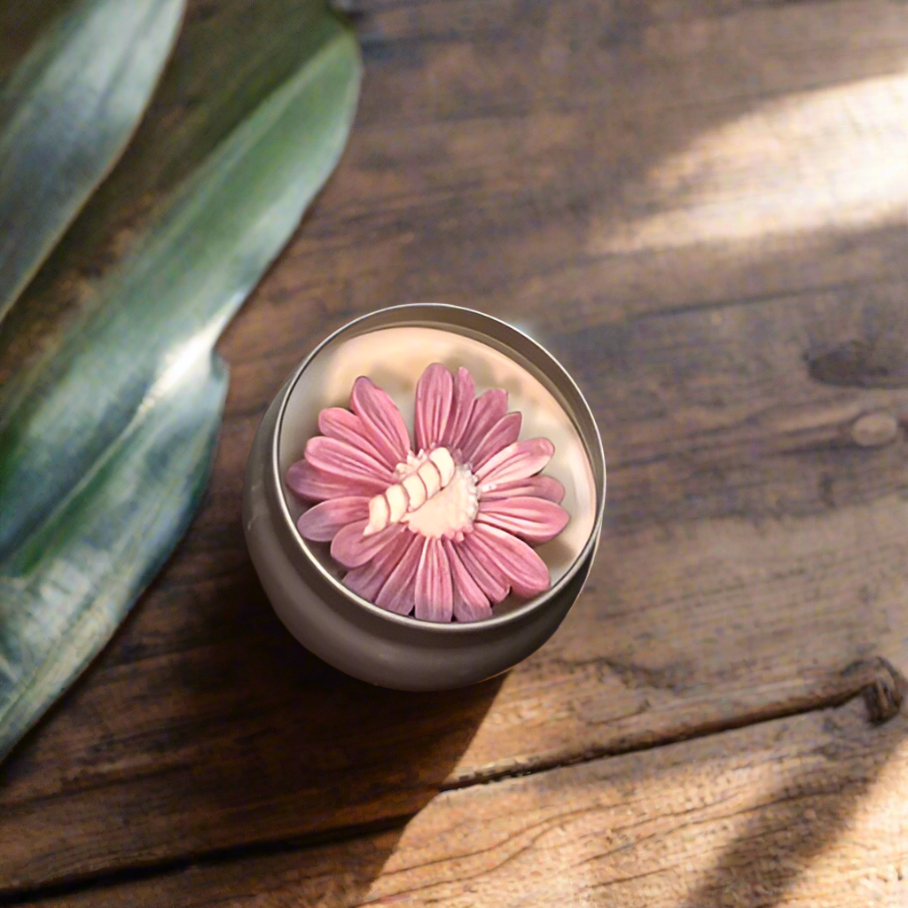 Daisy-Scented Soy Wax Candle