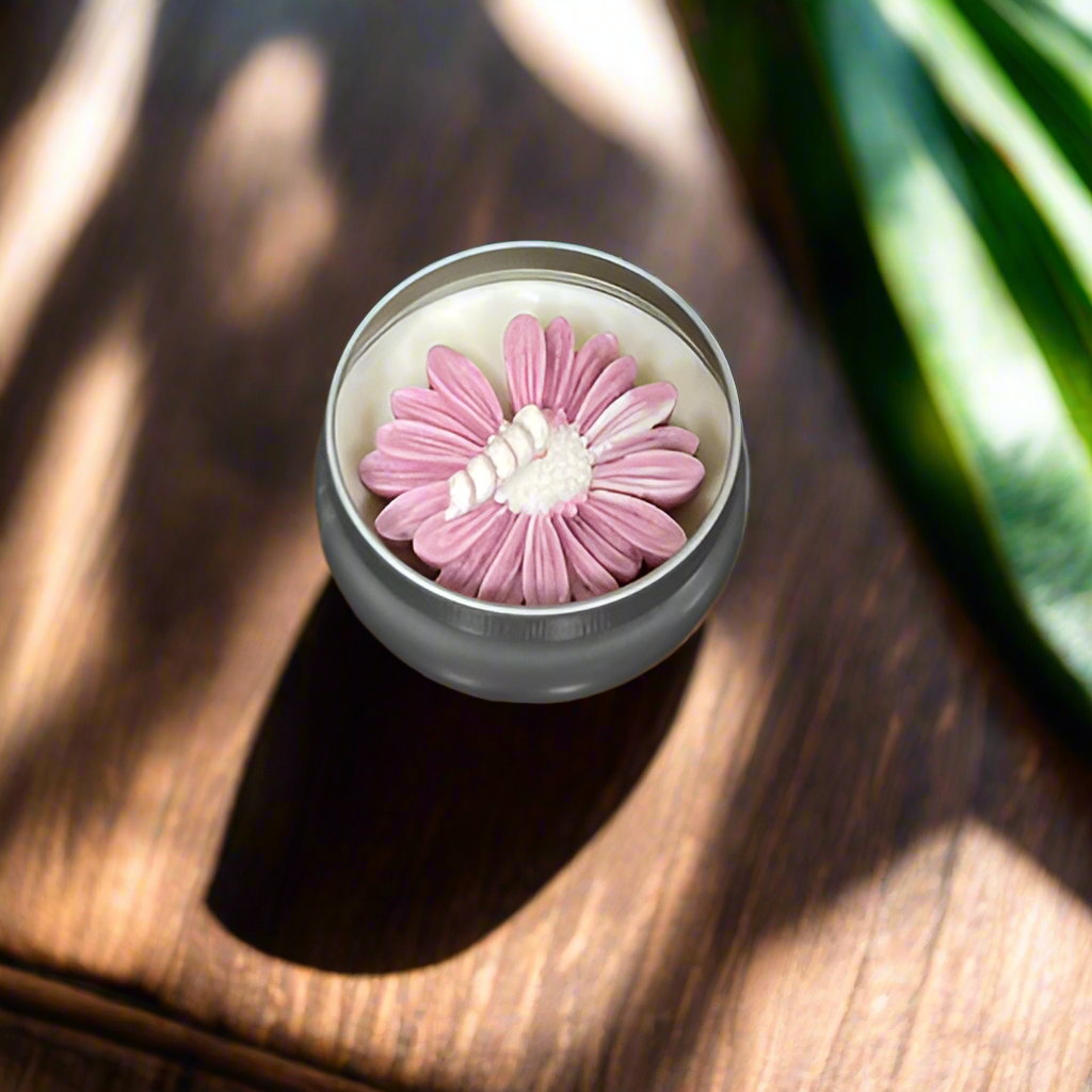 Daisy-Scented Soy Wax Candle